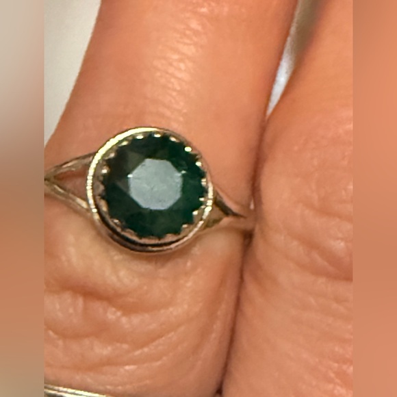 925 Sterling Silver Ring with natural Emerald Green Stone sz 6 1/2 - Picture 8 of 16